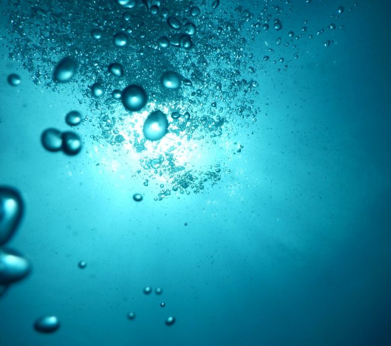 clear-underwater-water-water-bubbles-260551